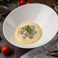 Куриные фрикадельки с картофельным пюре в сливках